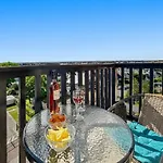Vue Panoramique, Front De Avec Parking *