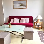 Vue Panoramique, Front De Avec Parking *