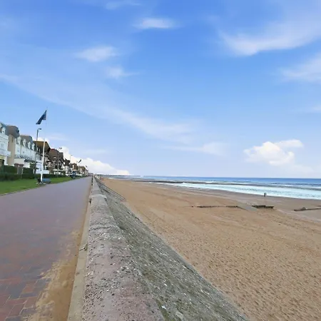 Apartament Cotier A - & Parking Prive Cabourg